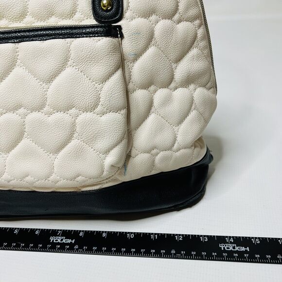 BETSEY JOHNSON WHITE AND BLACK HEART QUILTED SATCHEL HANDBAG CLASSIC - Picture 7 of 10